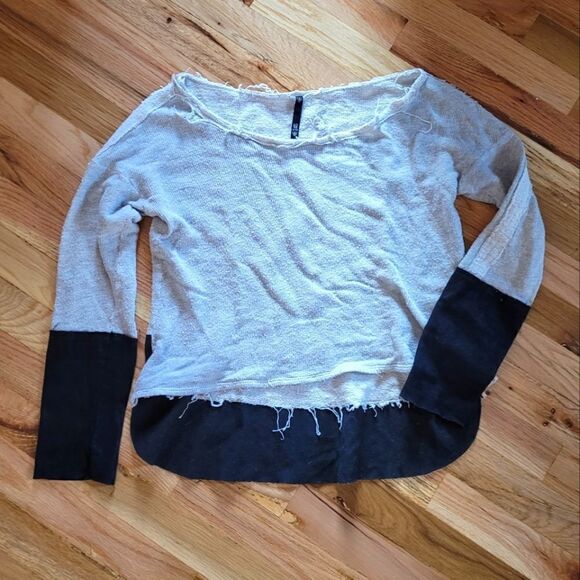 LOVE Culture Raw Edge Oversized Cropped Top Medium - Picture 1 of 9